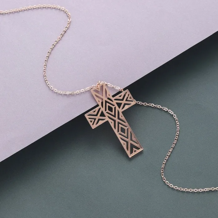 Hohlkreuz mit Halskette - Edelstahl