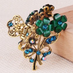 Elegant hair clip with crystal flowersHair clips