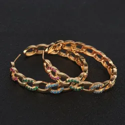 Gold Hoop Ohrringe mit bunten Kristallen