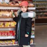 Gepolsterte lange Baumwolljacke - mit bunter Pelzhaube - für Mädchen