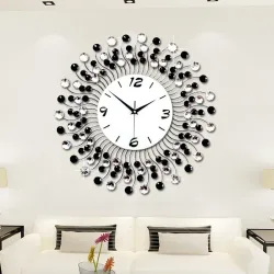 Moderne Eisenwanduhr - mit Kristalldekoration - 36cm / 50cm
