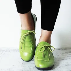 Weiche flache Schuhe - mit Schnürsenkeln - plissiertes Leder