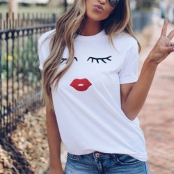 Trendiges Kurzarm-T-Shirt - Wimpern / rote Lippen