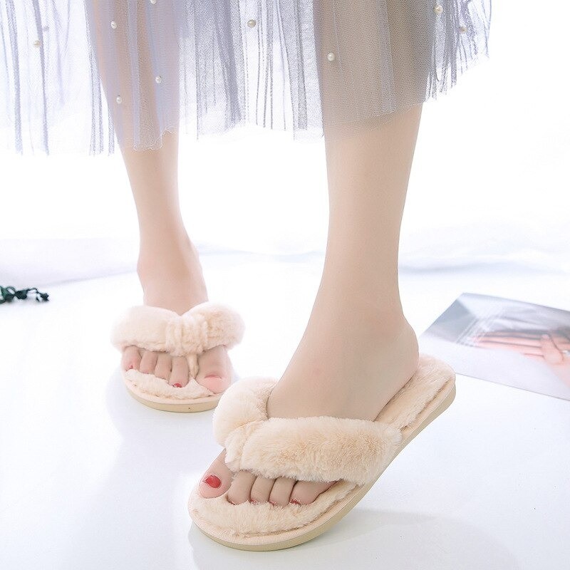 Warm fluffy slippers - soft - furry flip - flopsShoes