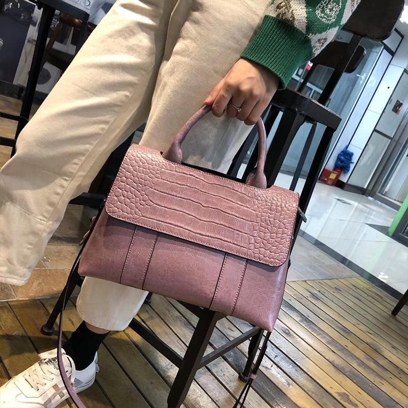 Elegant shoulder bag - leather - crocodile skin patternHandbags
