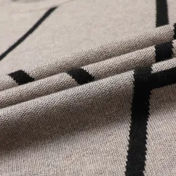 Eleganter Strickpullover - großer Buchstabendruck