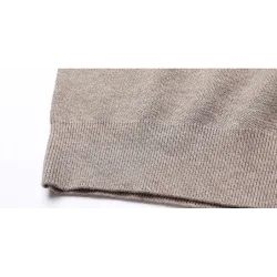 Eleganter Strickpullover - großer Buchstabendruck