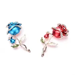 Luxurious brooch with double crystal roseBrooches