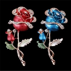 Luxurious brooch with double crystal roseBrooches