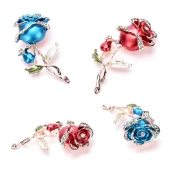 Luxurious brooch with double crystal roseBrooches