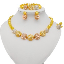 Luxuriöses Schmuckset - Halskette / Armband / Ohrringe / Ring - 24 Karat vergoldet