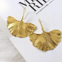 Leaves shaped gold earrings - metalEarrings