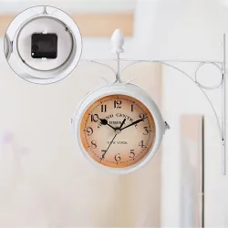 Antike Wanduhr - doppelseitig - weißes Eisen