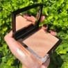 Glänzender Highlighter - gepresster Puder - goldener Bronzer