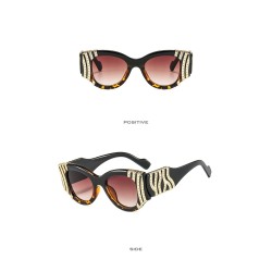 Quadratische Vintage-Sonnenbrille - übergroß - mit goldener Verzierung - UV400