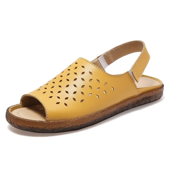 Modische flache Sandalen - offene Spitze / Ferse