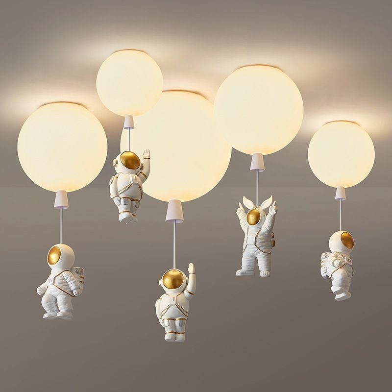 Nordic style - balloon shaped ceiling lamp - with astronaut - LEDCeiling lights