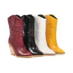Stilvolle Lederstiefel - halbe Wadenlänge - dicker Keilabsatz - Cowboy-Stil