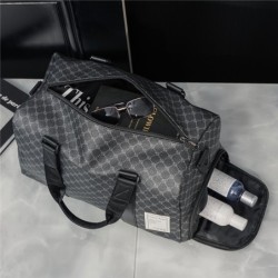 Stylish travel / sport shoulder bag - with shoe compartment - large capacityBags