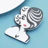 Monroe-Brosche aus Acryl