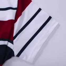 Gestreiftes Kleid mit kurzen Ärmeln - Midi