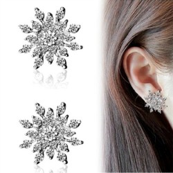 Exklusive Schneeflocken-Ohrringe aus Kristall