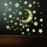 Leuchtende Sterne / Mond - dekorative Wand- / Deckenaufkleber