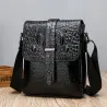 Vintage shoulder bag - crocodile skin patternBags