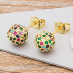 Kugelförmige Ohrringe - mit bunten Kristallen
