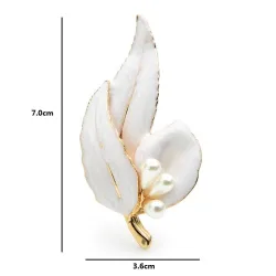 Green leaf with pearls - broochBrooches
