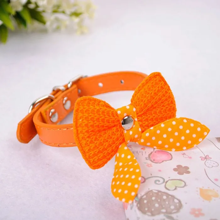 Lederhalsband mit gestrickter Schleife - für Hunde / Katzen
