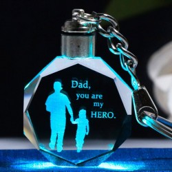 „Papa, du bist mein Held“ – Kristall-Schlüsselanhänger – LED