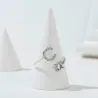 Größenverstellbarer Ring – Buchstaben von A bis Z mit Strasssteinen