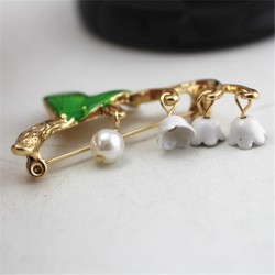 Lily of the valley & pearl - broochBrooches
