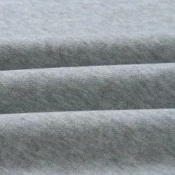 Warmes Minikleid mit langem Ärmel