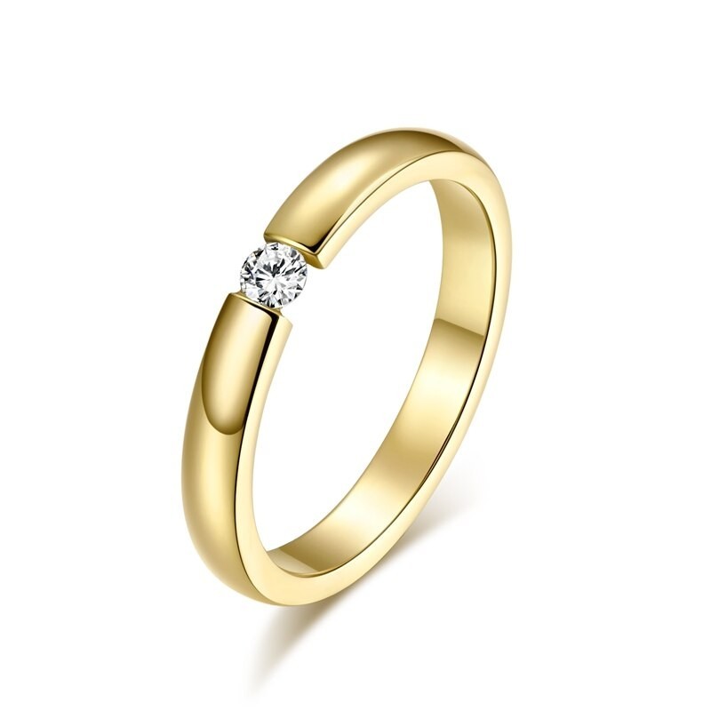 Eleganter Ring mit Kristall - Edelstahl