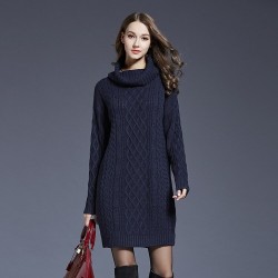 Lange Strickpullover mit Schildkrötenhals - Winterkleid