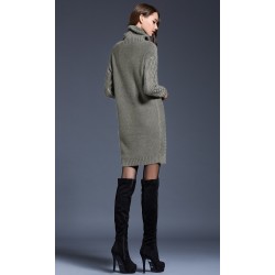 Lange Strickpullover mit Schildkrötenhals - Winterkleid