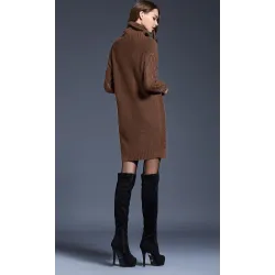 Lange Strickpullover mit Schildkrötenhals - Winterkleid